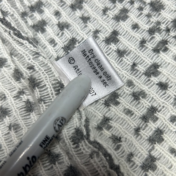 Icelandic design cardigan full front 2 way zipper angora soft grey and white. - Picture 10 of 13